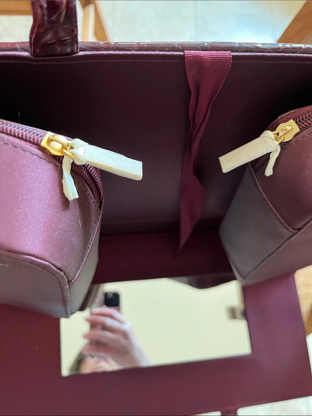 Estée Lauder Burgundy Women's Makeup Travel Case